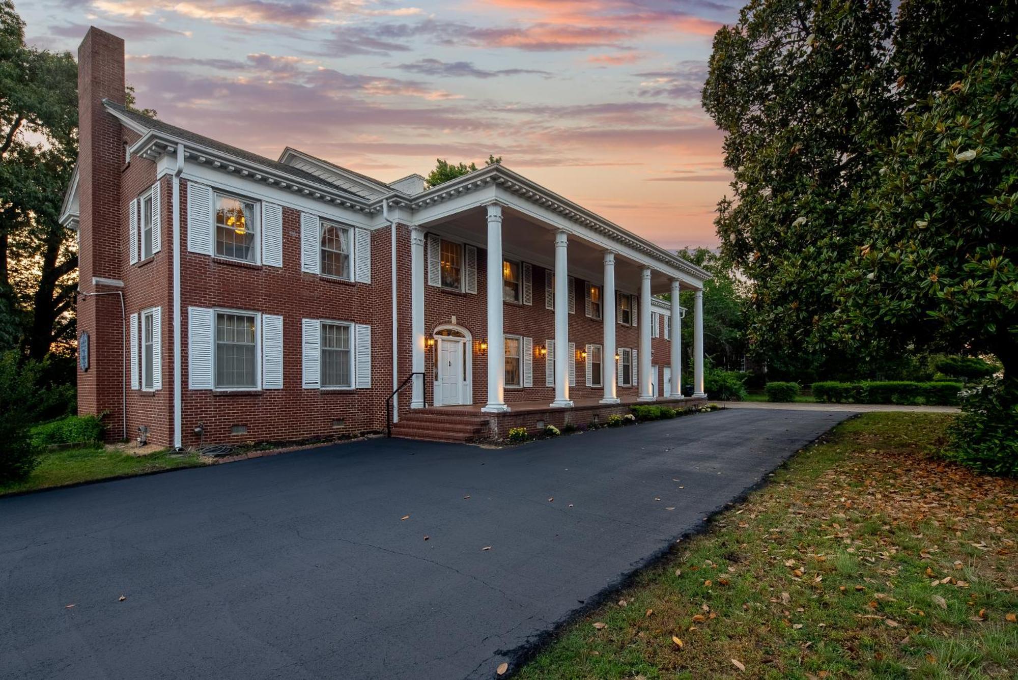 Beland Mansion-Treasured Mist Suite! Fort Smith Buitenkant foto